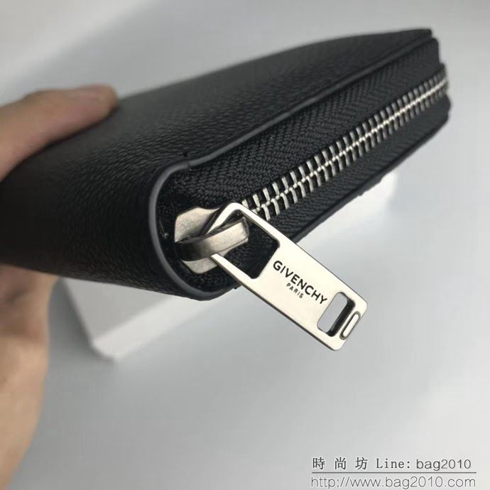 GlVENCHY紀梵希 黑色錢包 正面飾有浮雕品牌標記 環繞式拉鏈 銀色五金  tsg1006